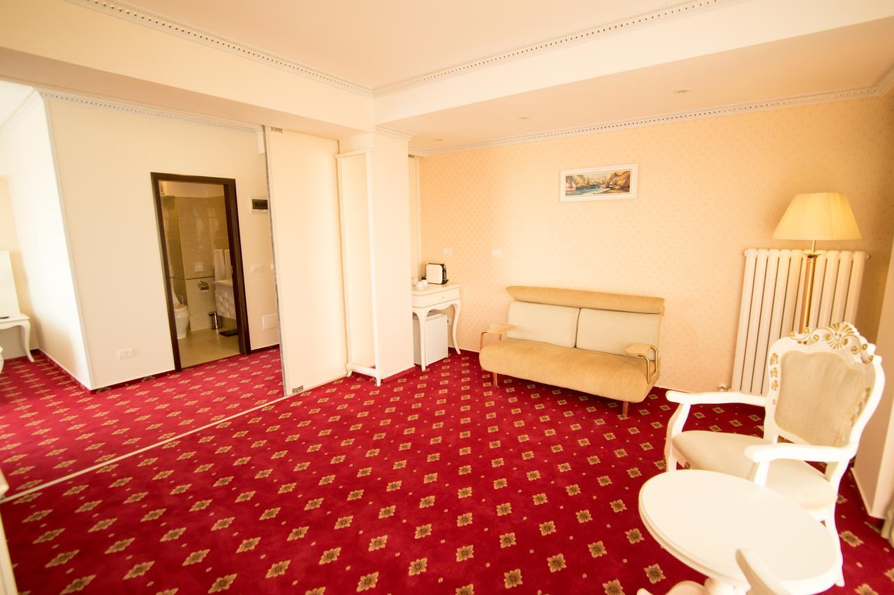 Msr Port Hotel マンガリア エクステリア 写真